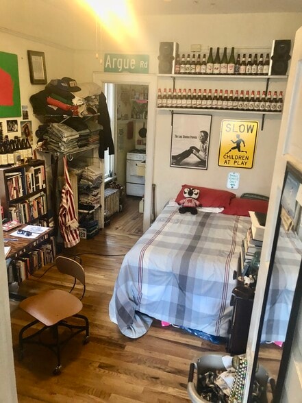 Building Photo - 419 State St