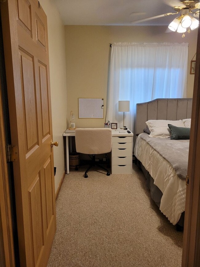 Building Photo - 5 Bedroom Duplex Unit