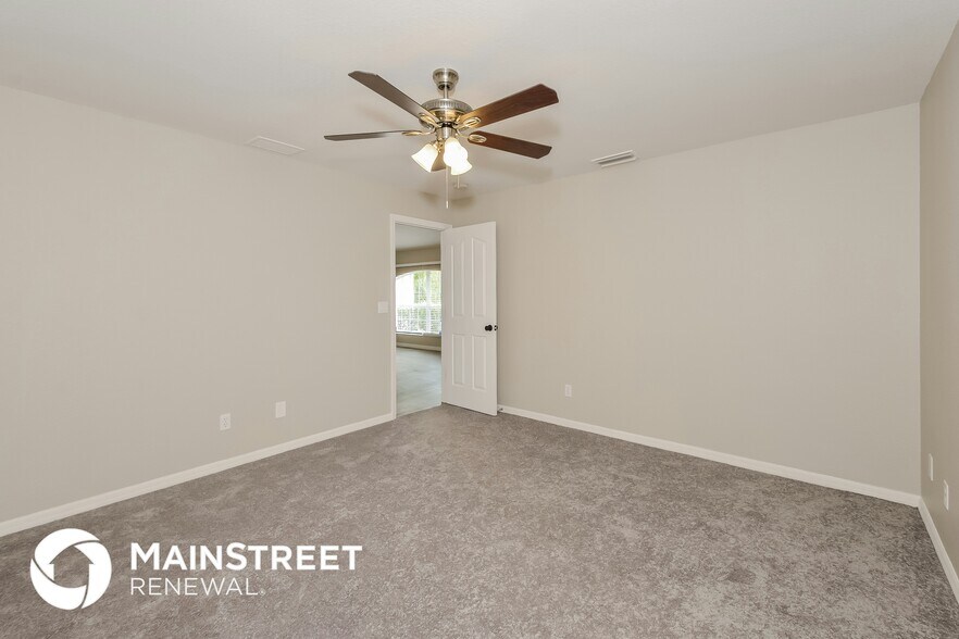 Building Photo - 2205 Honey Ln