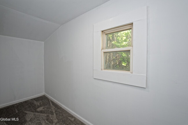 Building Photo - 714 NY-29