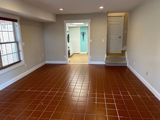 Building Photo - Central AVL - Custom Built, Made for Enter...