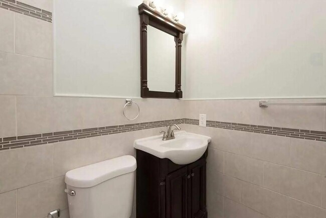 Building Photo - 28 Van Cleef St