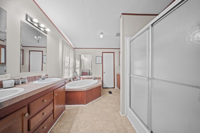 Building Photo - 1783 Wilkinson Rd