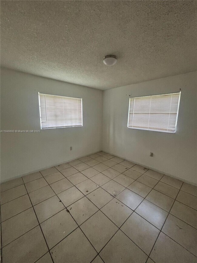 Building Photo - 15813 NW 38th Pl