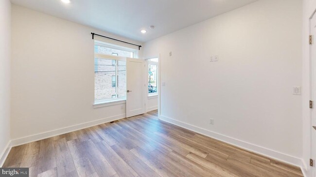 Building Photo - 812 N 16th St