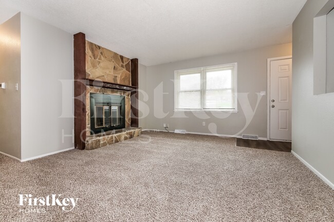 Building Photo - 19304 E 7th St N