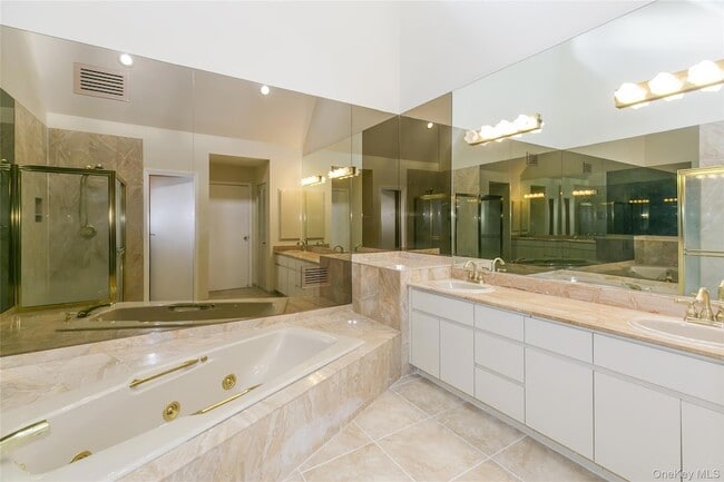 Building Photo - 1 Tiffany Cir