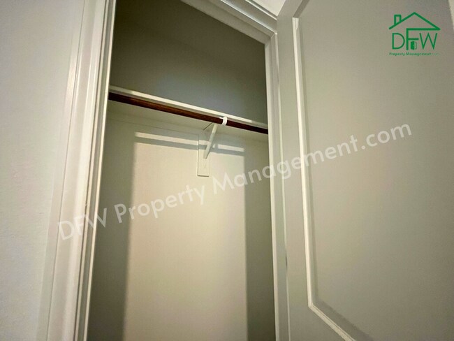 Building Photo - Charming 3-Bedroom Home for Lease in Quiet Little Elm Neighborhood!