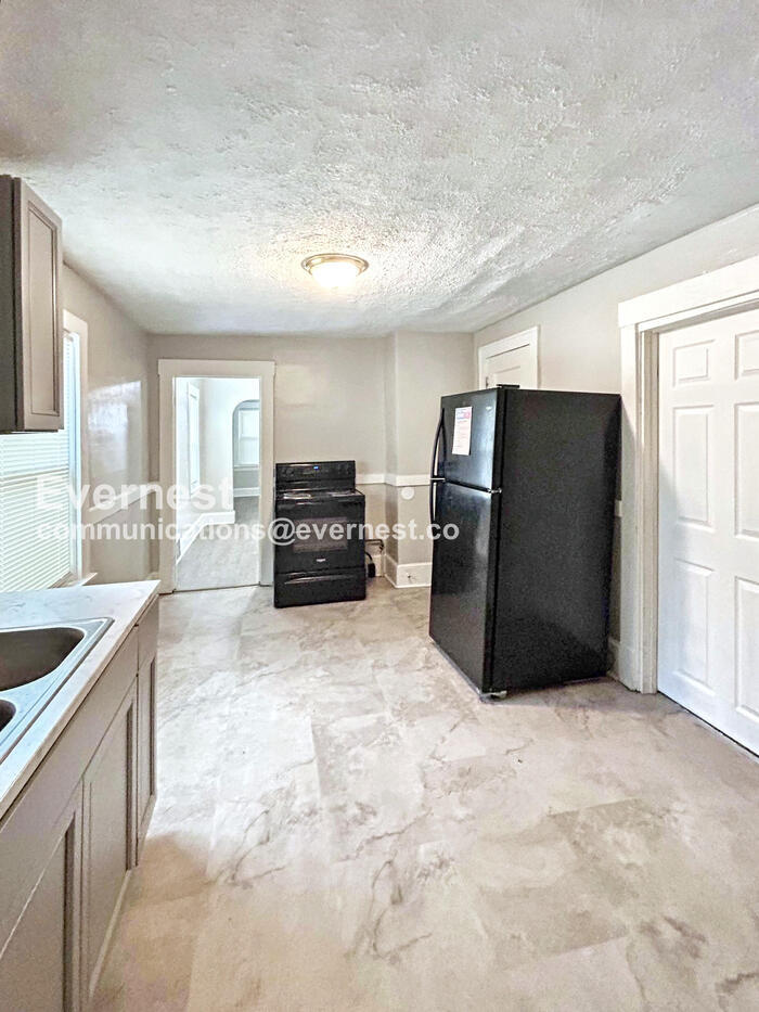 Building Photo - 12041 Belden Ave