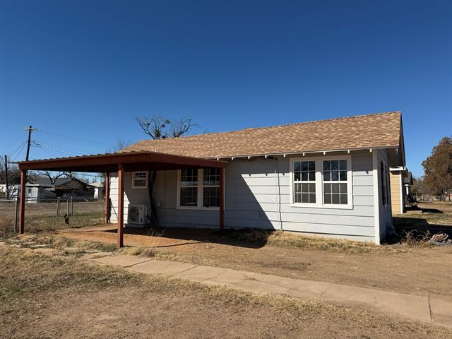 Building Photo - 352 SW Ave A