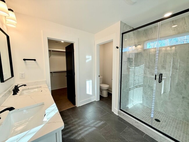 Building Photo - 2803 Fordwood Dr