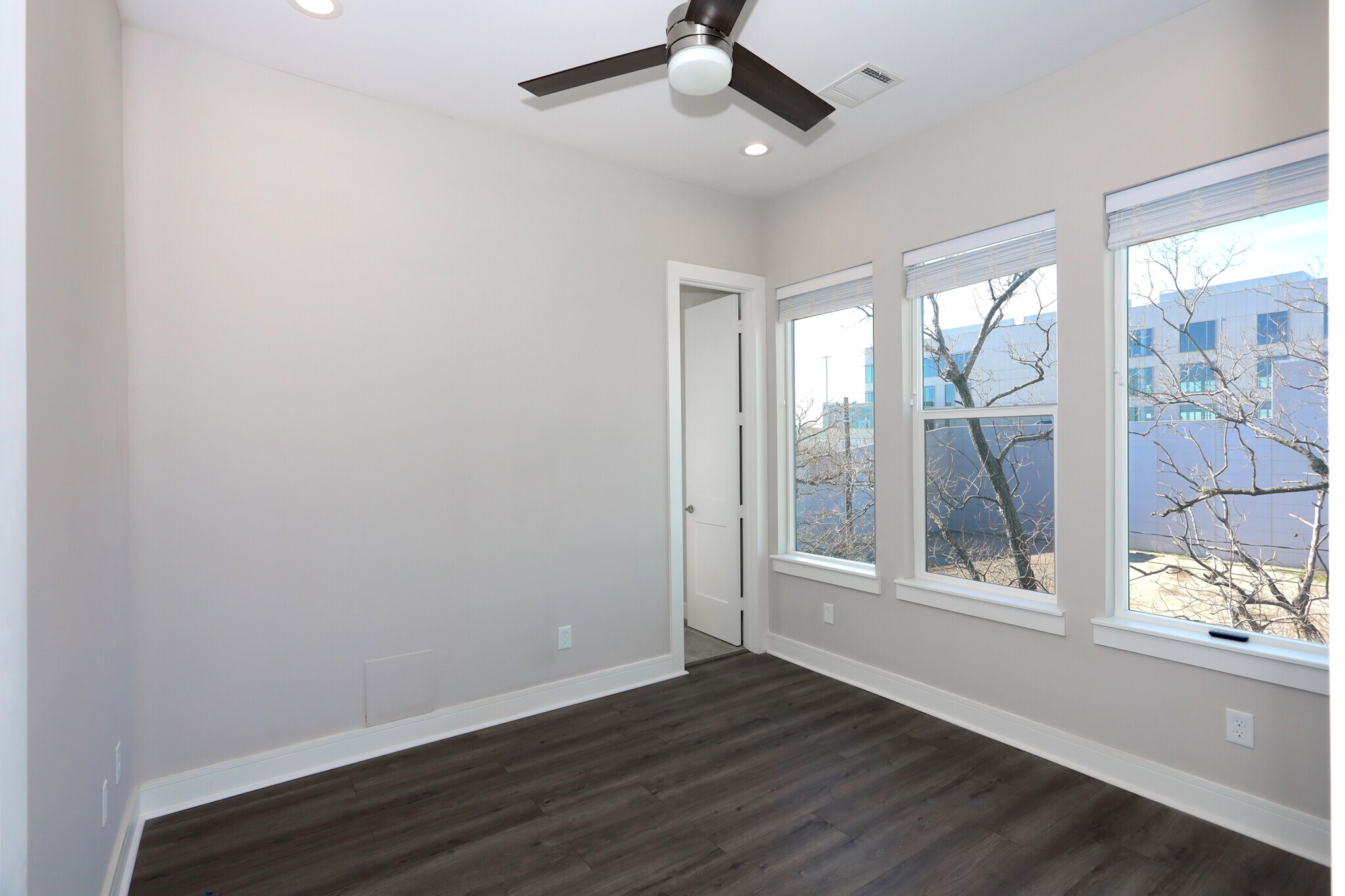 3rd Floor Bedroom - 3107 Saint Charles St