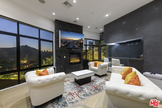 Building Photo - 2271 Gloaming Way