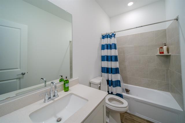 Building Photo - 3617 Swan Shadow