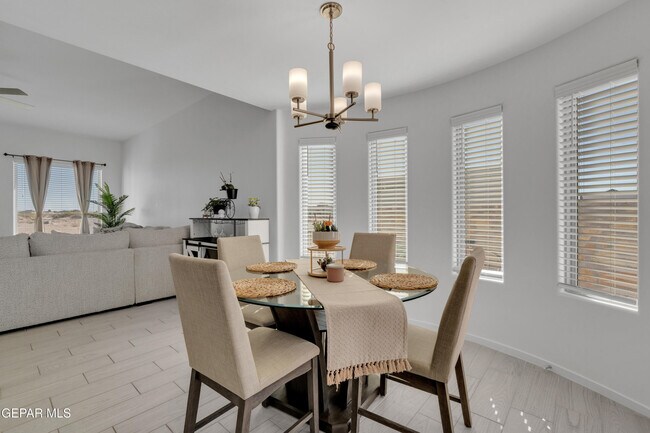 Building Photo - 805 P.º Tranquilo Pl