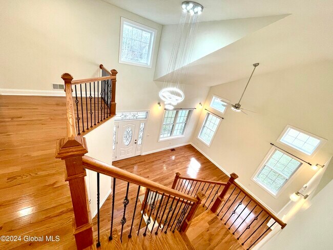 Building Photo - 9 B Poplar Dr