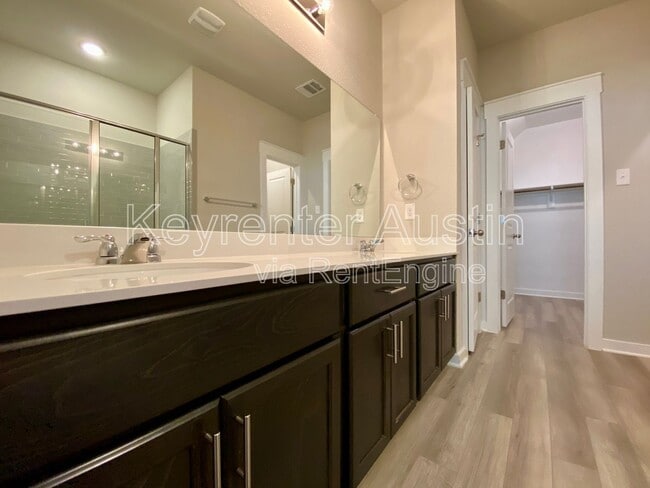 Building Photo - 520 Fieldwood Dr
