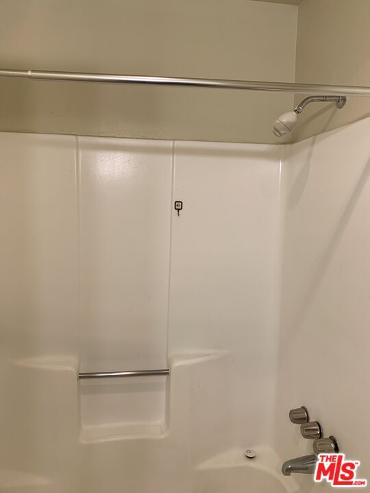 Building Photo - 545 S Manhattan Pl