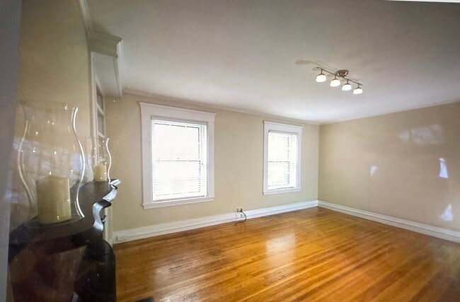 Building Photo - 73 Charles St