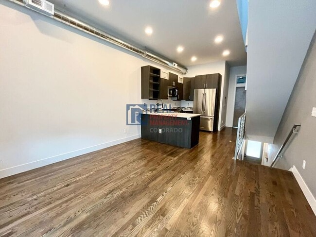 Building Photo - 961 33rd St