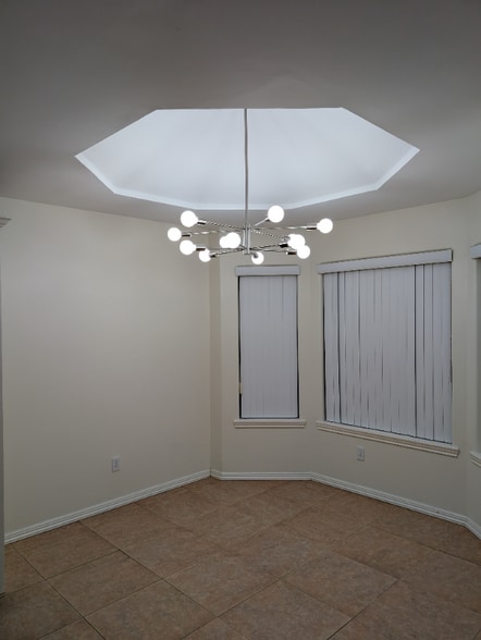 Building Photo - 2305 E 27th St