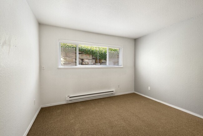 Building Photo - 4202 Factoria Blvd SE