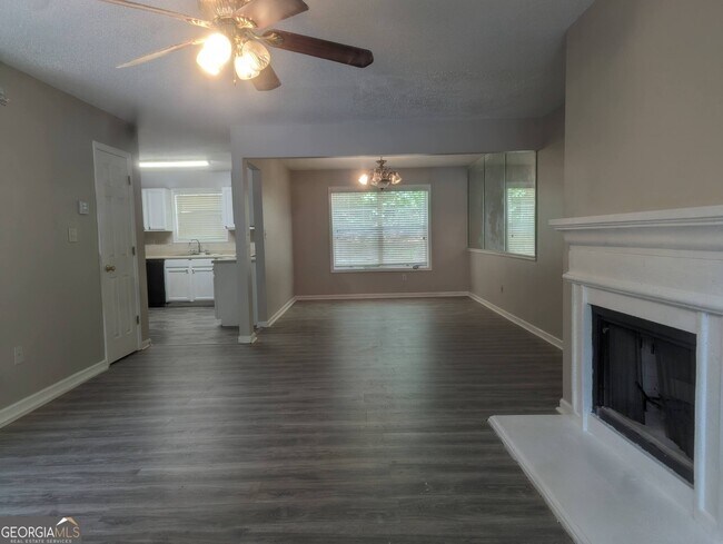 Building Photo - 6857 Mahonia Pl