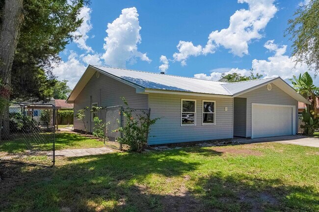 Building Photo - 328 Linden Rd