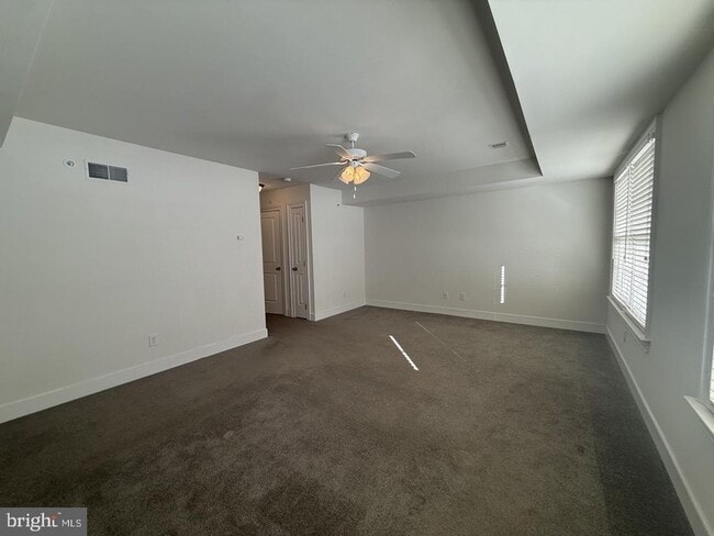 Building Photo - 602 D St