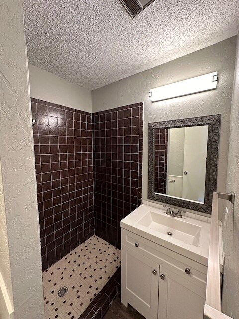 Building Photo - 6412 Lyrewood Ter