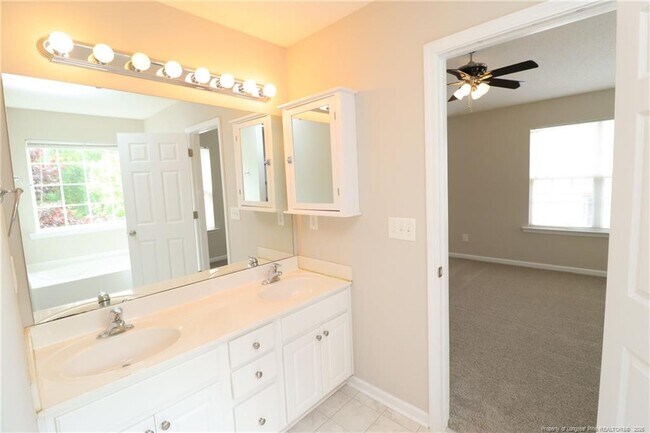 Building Photo - 110 Fanwood Ct