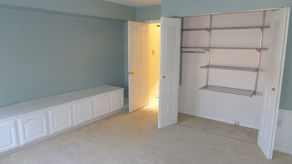 Building Photo - 24 N Wolfe St