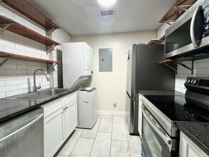 Building Photo - 500 Parkway Dr NE