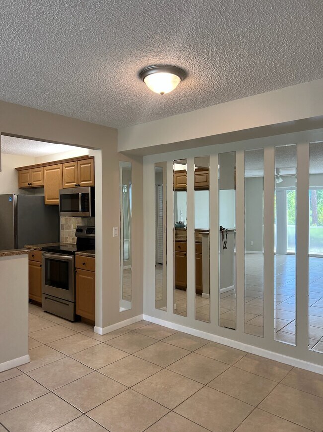 Building Photo - 2504 SE Anchorage Cv