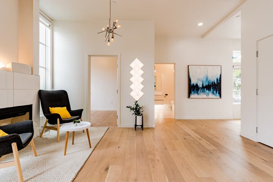 Building Photo - 800 The Mark Ln