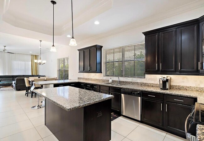 Building Photo - 6484 Vireo Ct