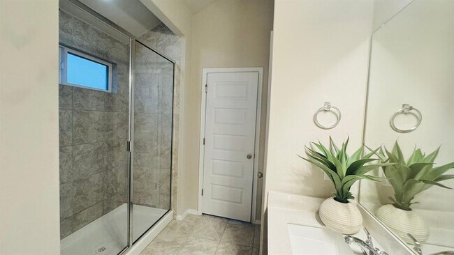 Building Photo - 212 Rollingwood Dr