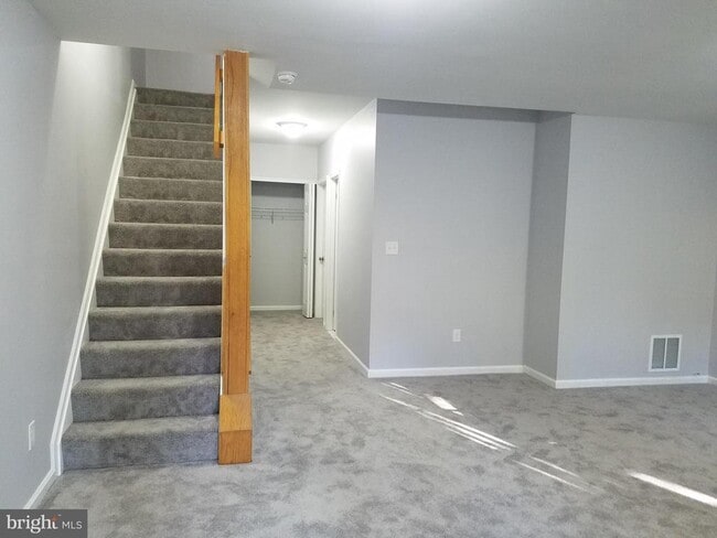 Building Photo - 9663 Horsham Dr