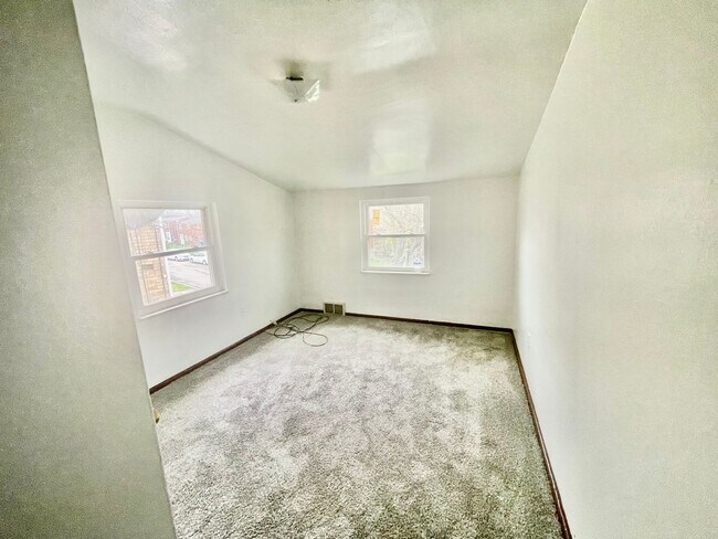 Building Photo - 445-447 Idlewood Road