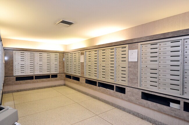 Building Photo - 3600 N Lake Shore Dr