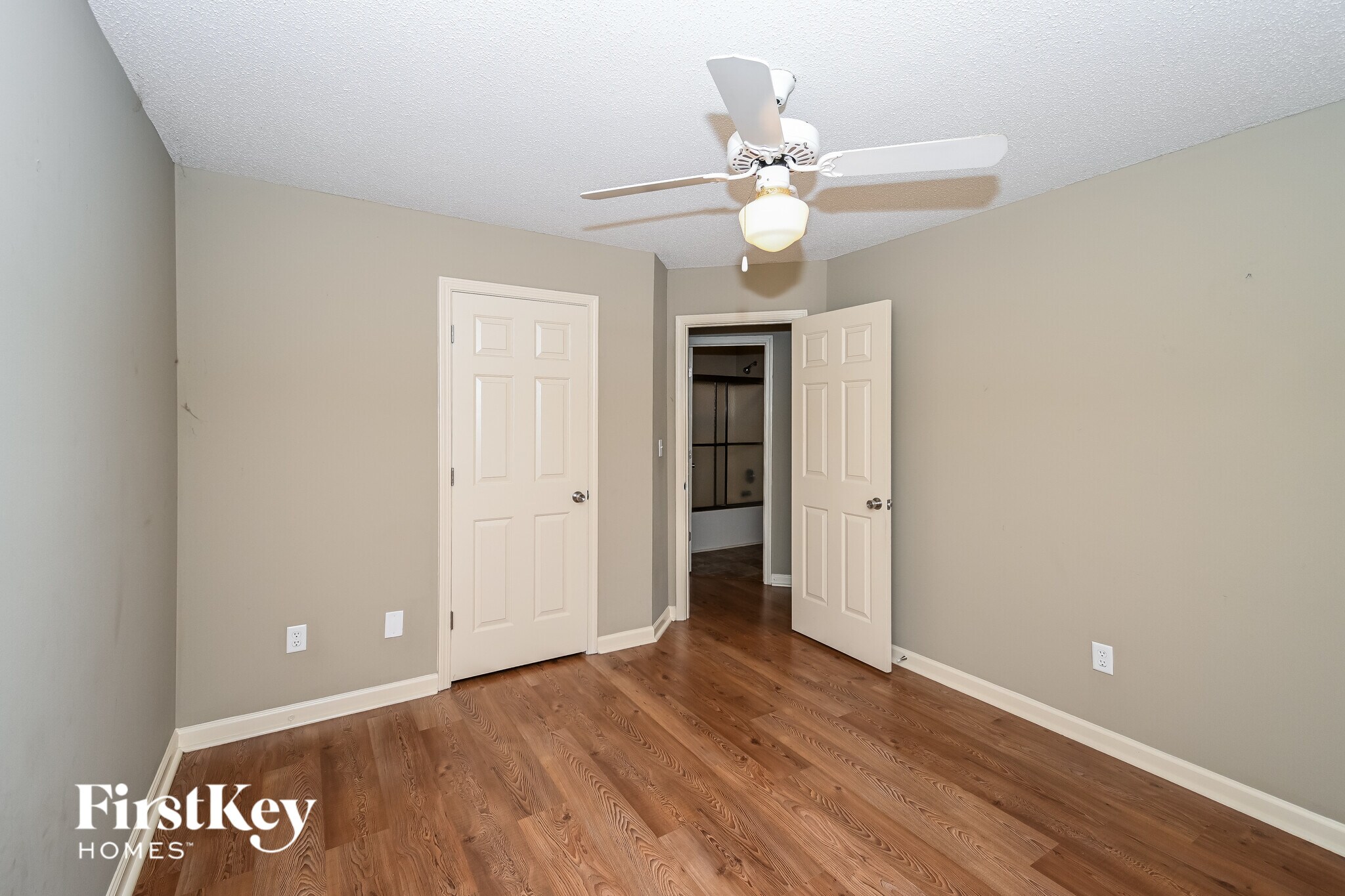 Building Photo - 5802 Millers Pond Ln