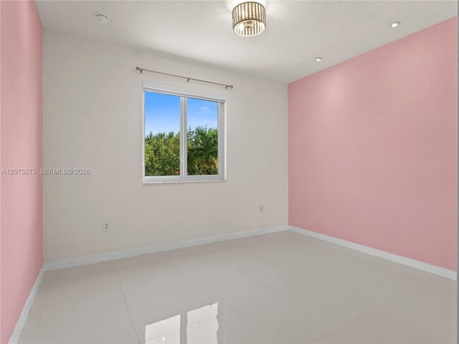 Building Photo - 15392 SW 25th Terrace