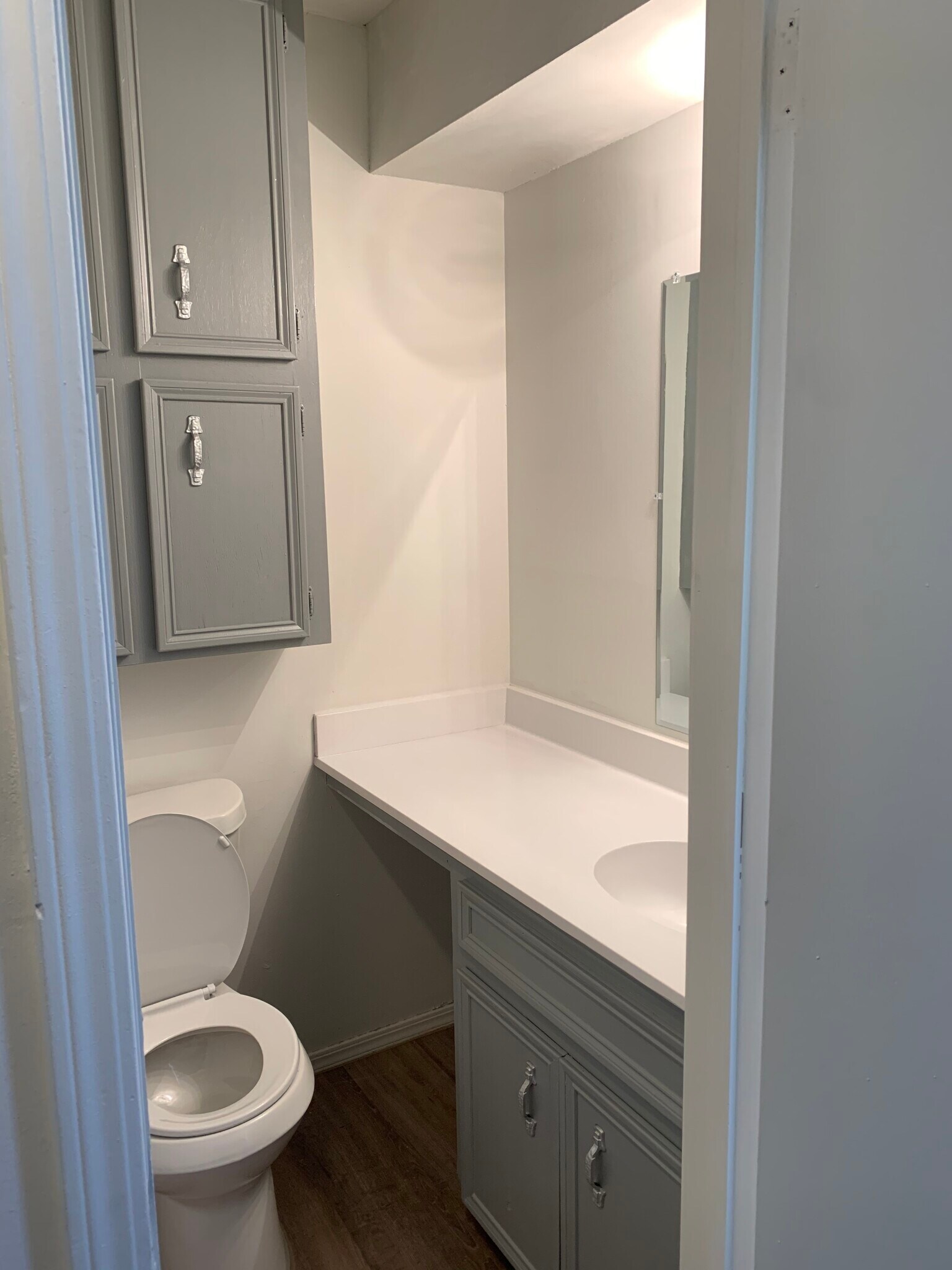 Building Photo - 902 W Edgewater St