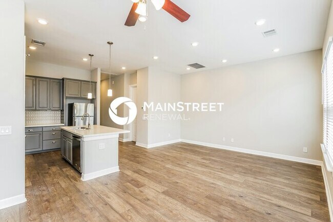 Building Photo - 3 Bedroom Pet-Friendly Home in Houston, TX with Main Street Renewal