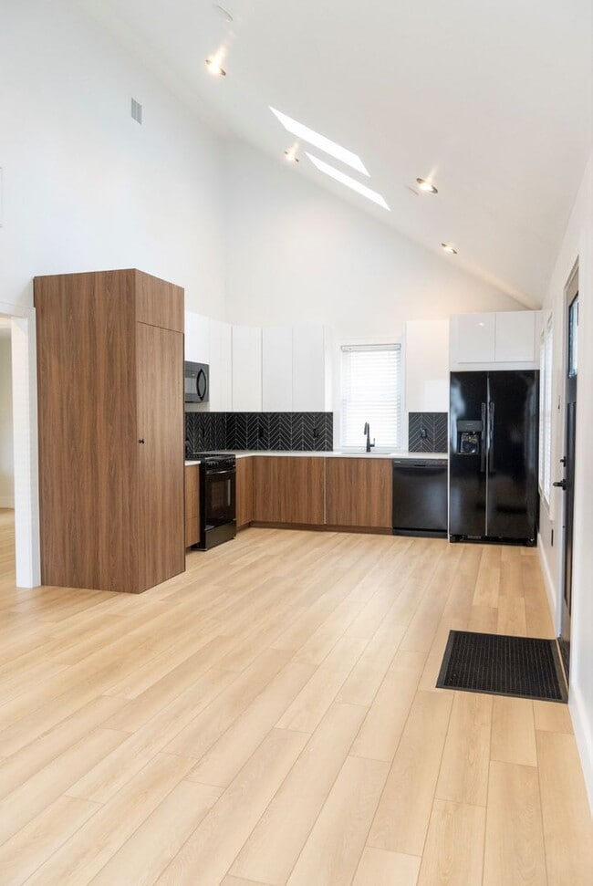 Building Photo - Newly Constructed Single-Family Home For R...