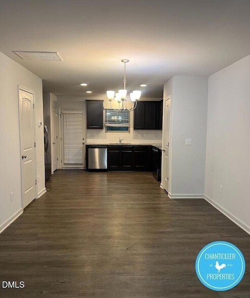 Building Photo - 11 Belhaven Dr