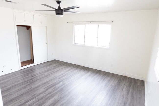 Building Photo - 5478 Mary Ln Dr