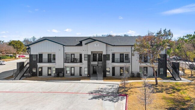 Building Photo - 2450 Wickersham Ln