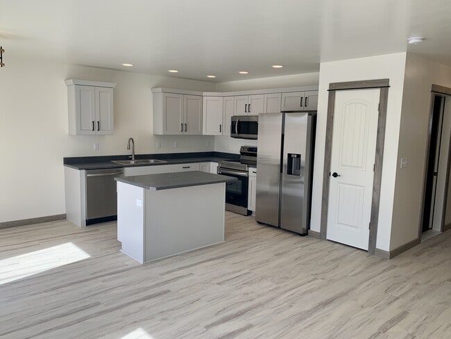 Building Photo - 3375 Blackbird Wy