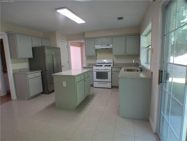 Building Photo - 3674 Kentford Ln